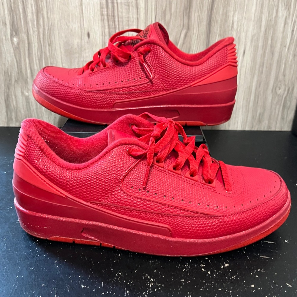 Size 9 - Jordan 2 Retro Low Gym Red 2016 832819-606